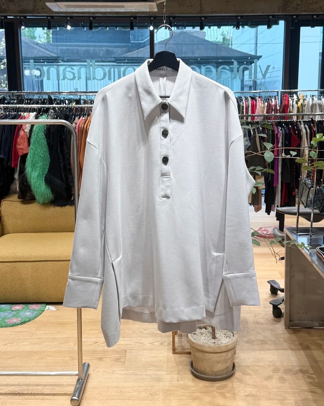 엔폴드 그레이 하프버튼 오버 카라넥 셔츠  상품이미지1