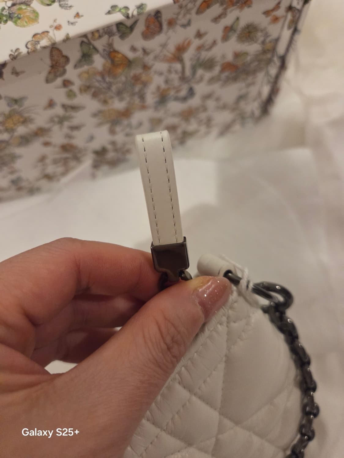 디올 카로 튤립  2022년 시즌백 상품이미지5