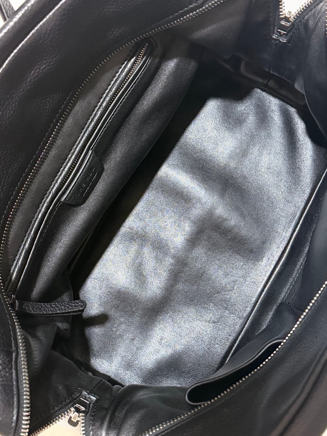 더로우 핸리백 블랙 상품이미지5