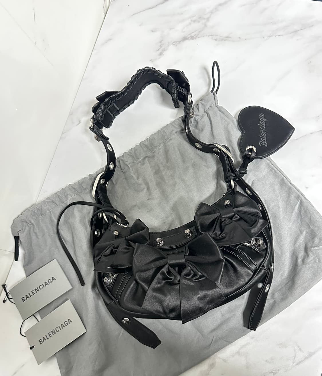 [SA 정품] 발렌시아가 리본 르카골 블랙 xs 한정판 상품이미지8