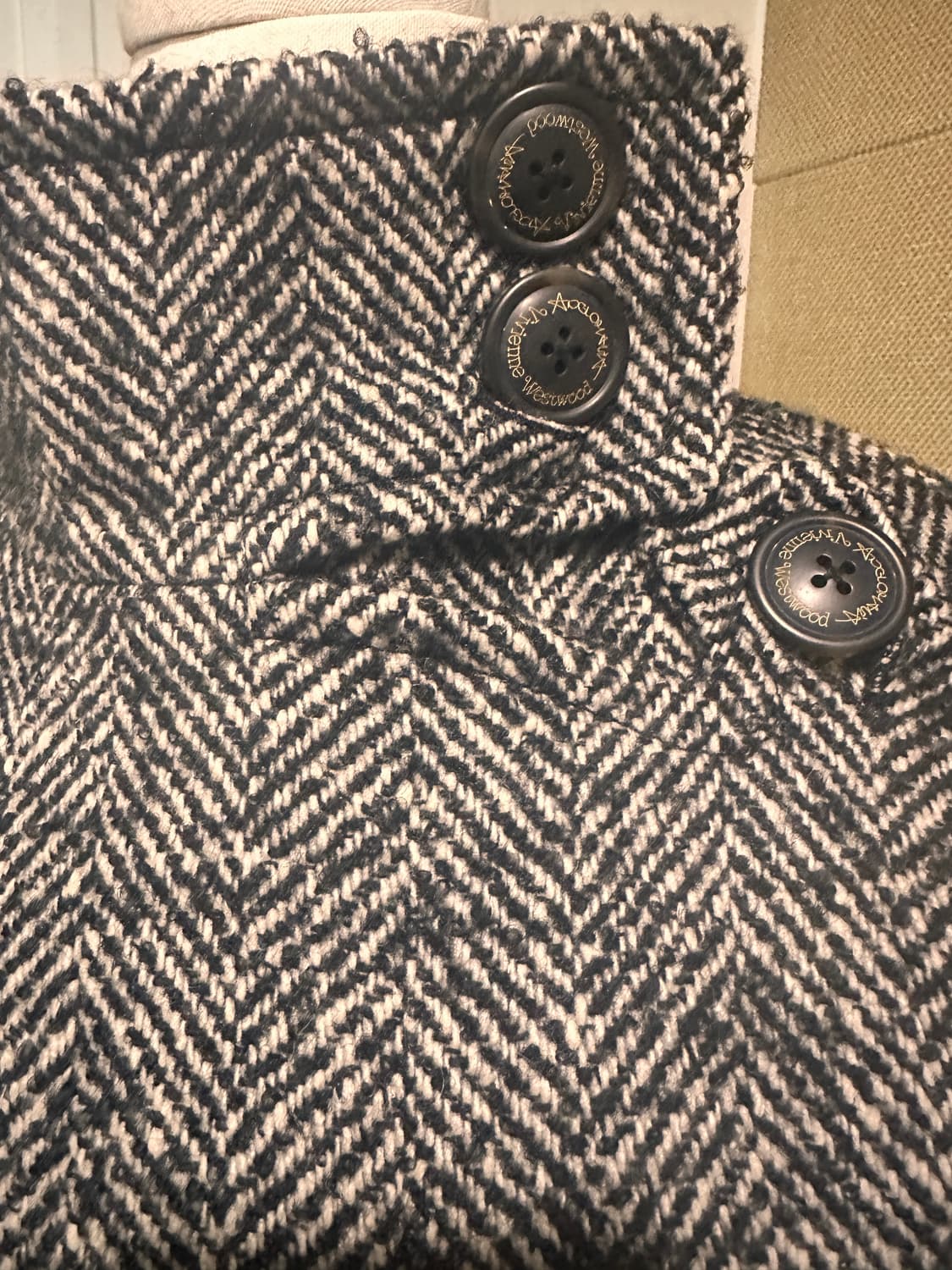 비비안웨스트우드 해링본 비대칭 코트 상품이미지5