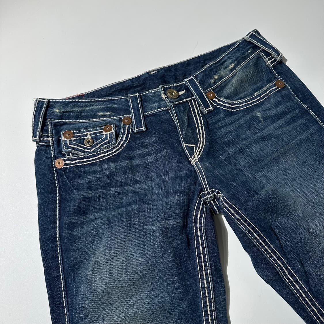 트루릴리전 JOEY 조이 빅 T 부츠컷 데님 팬츠 상품이미지4