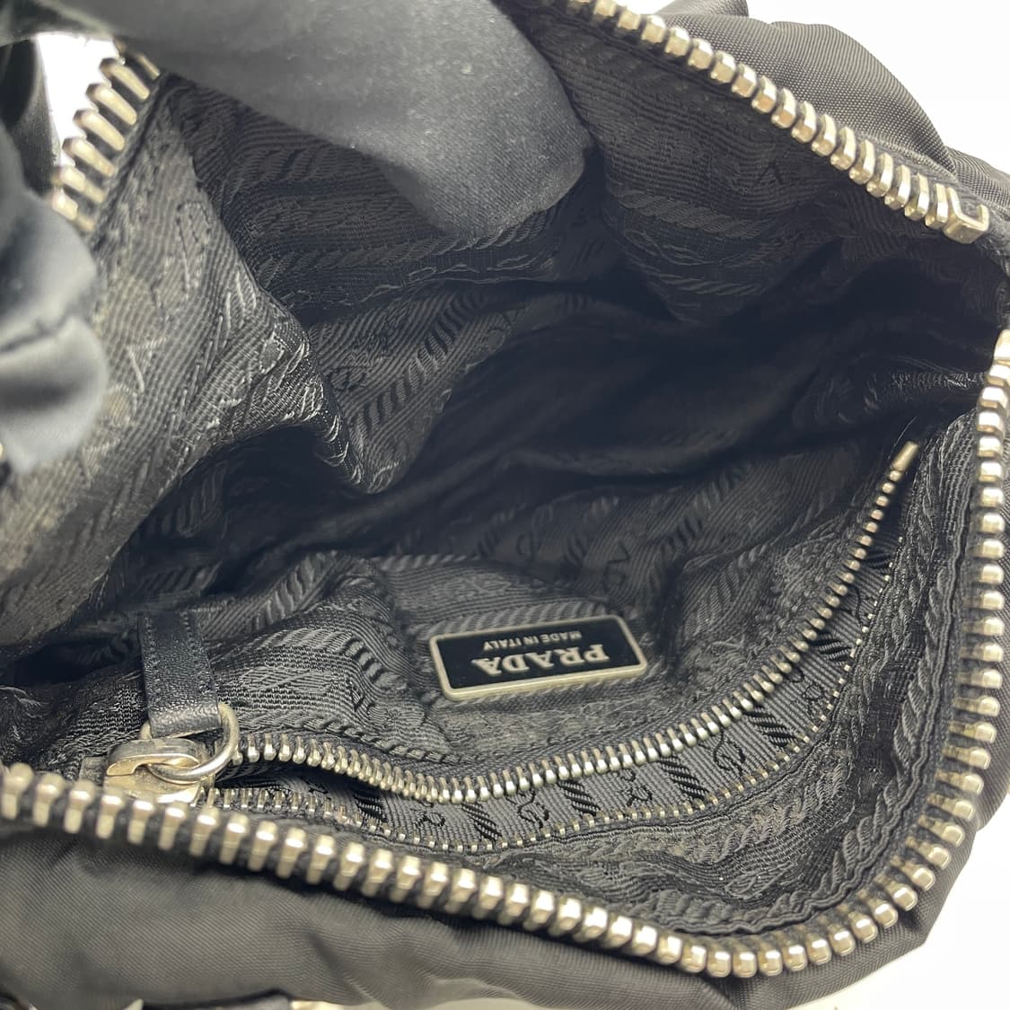 프라다 블랙 테수토 미니 원통백 상품이미지7