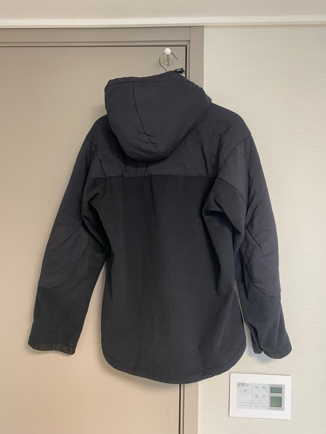 앤드원더 탑플리스 And Wander 상품이미지2