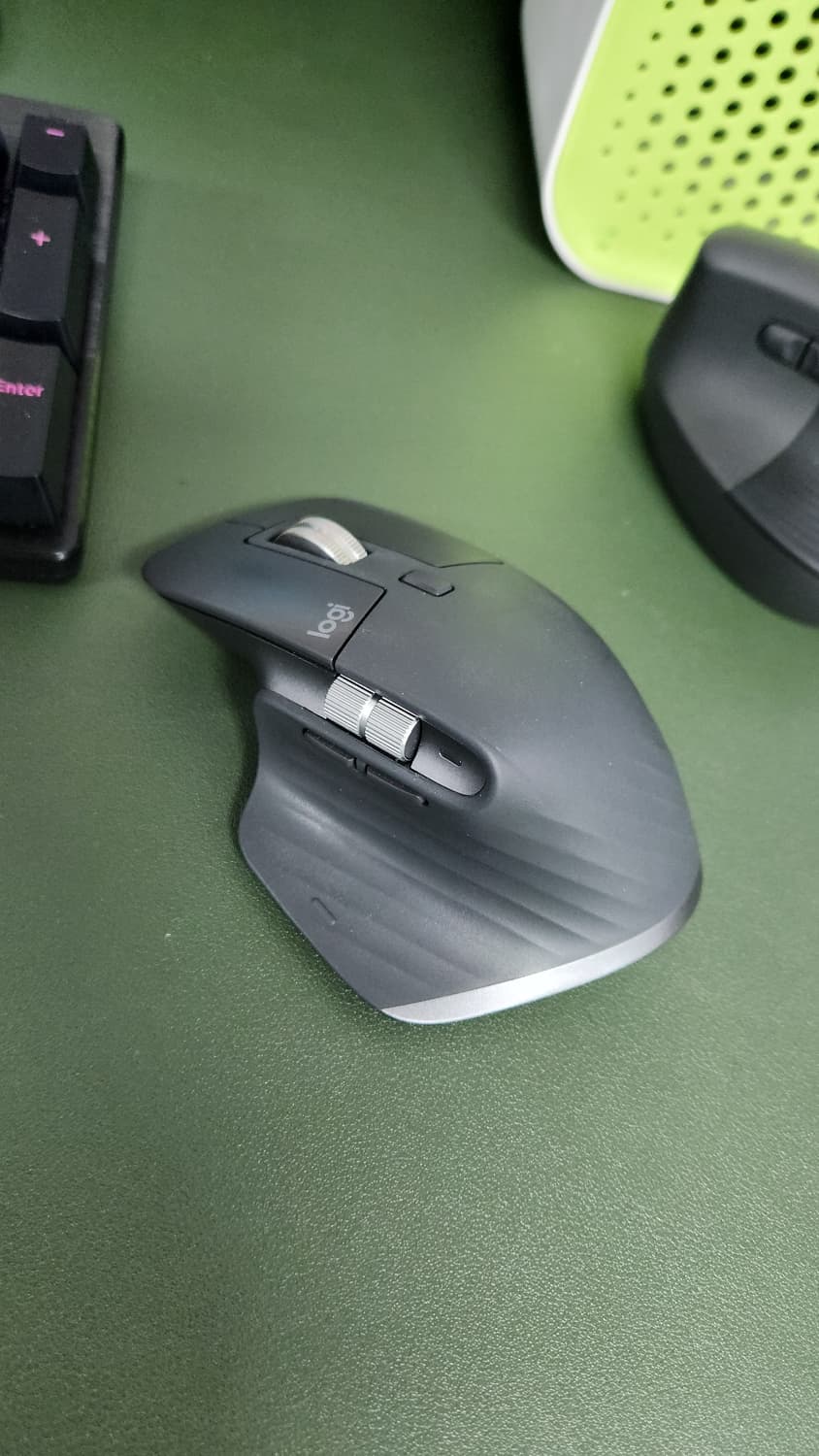 # 로지텍 MX Master 3 인체공학 퍼포먼스 어고노믹 무선 마우스 상품이미지8