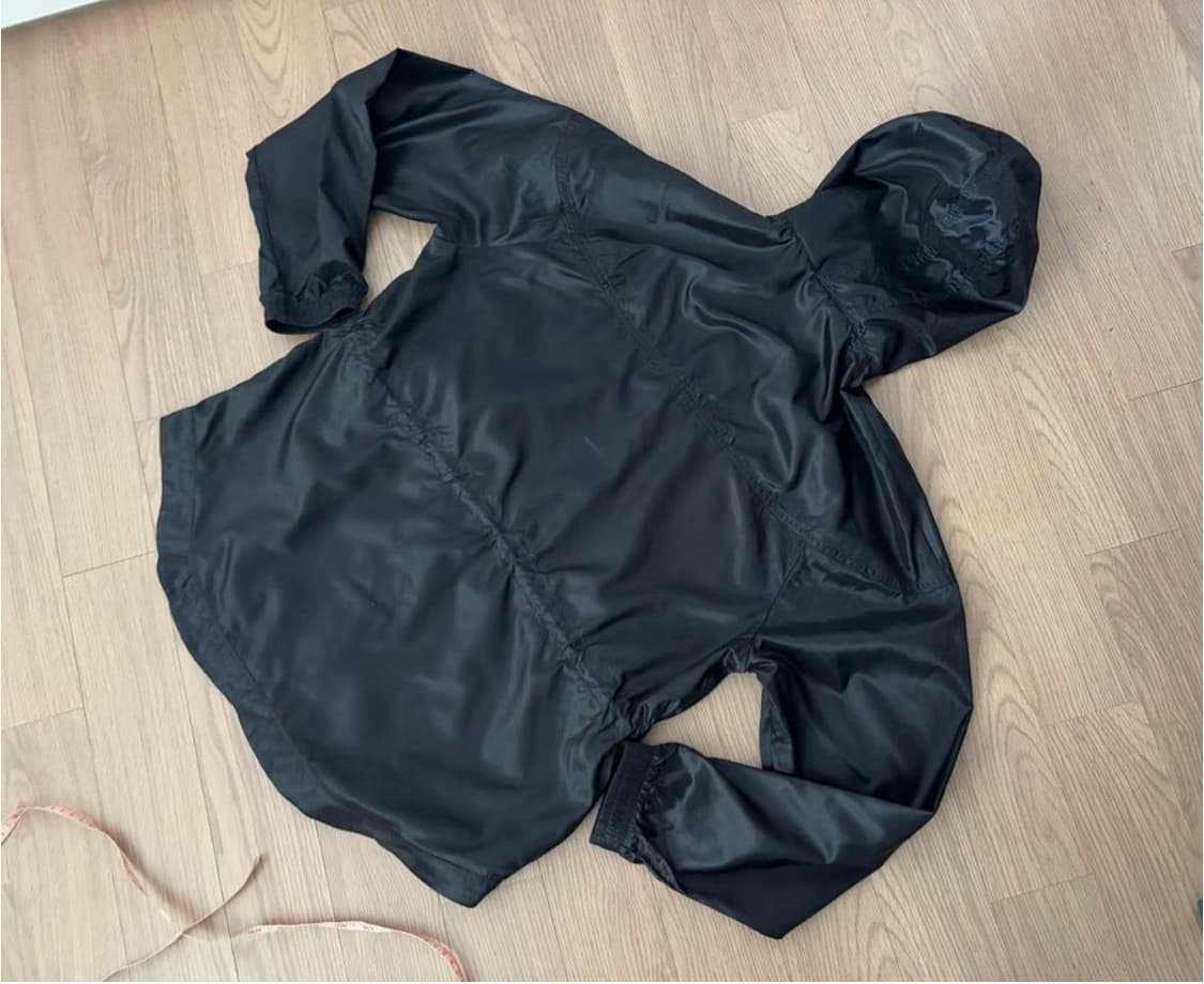 새상품급 나이키 경량 바람막이 병아리(s)블랙(m) 상품이미지4