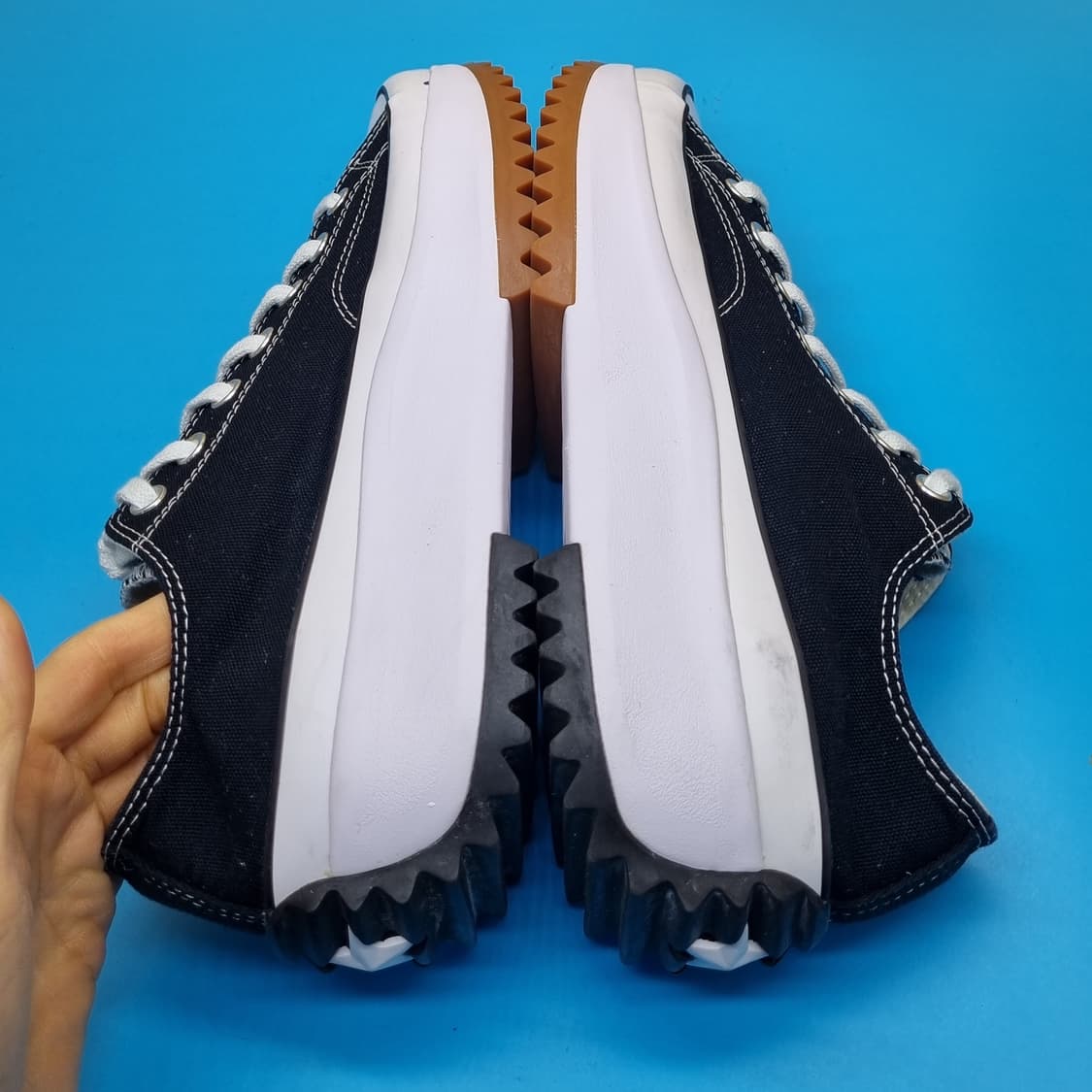 컨버스 런스타 하이크 블랙 로우 스니커즈 270 상품이미지5