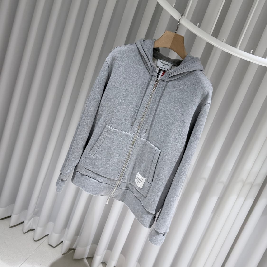 (A+/3) / 톰브라운 클래식 루프백 센터 백 스트라이프 집업 후드집업 상품이미지2