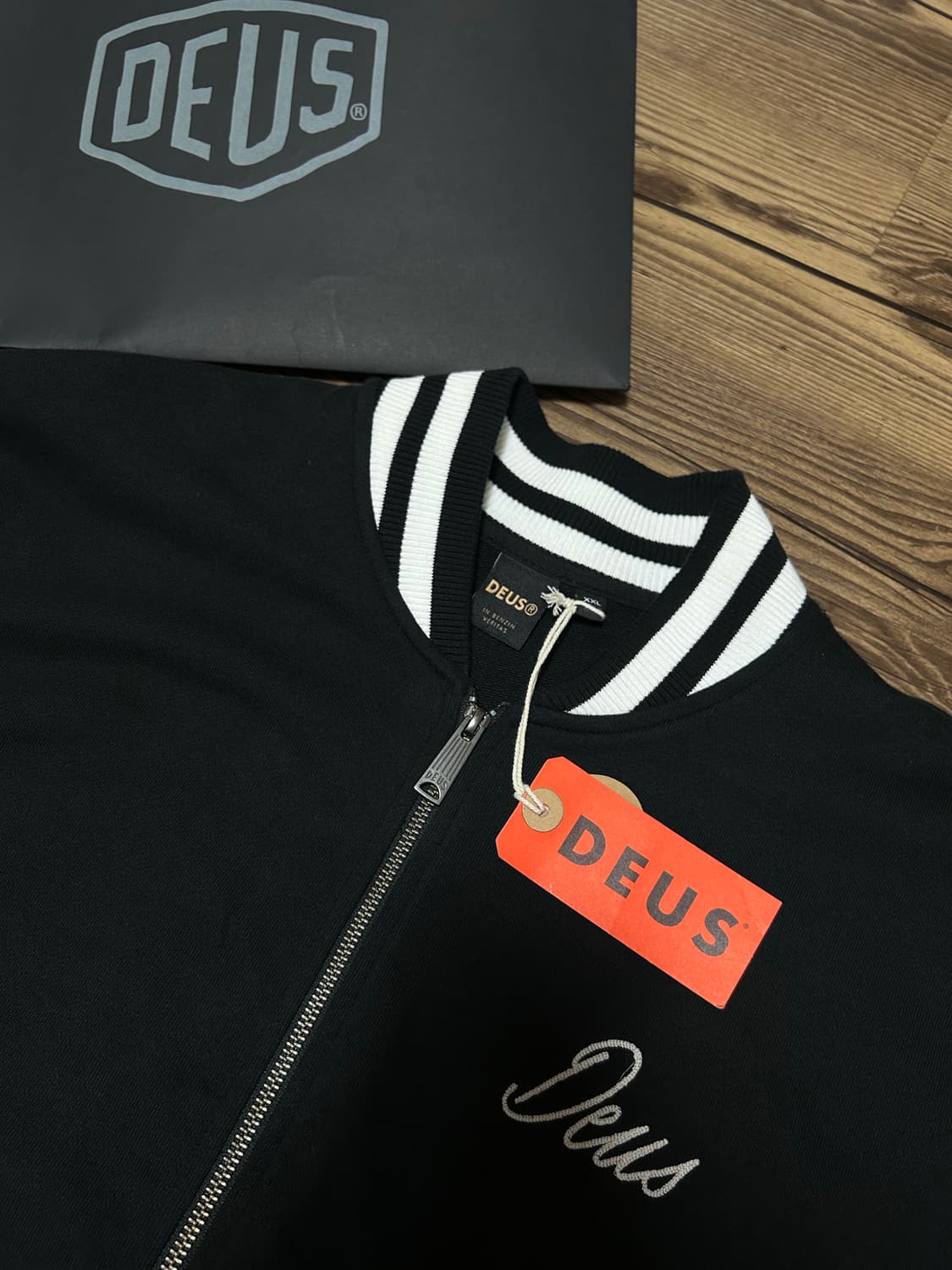 데우스 엑스 마키나 집업 XXL 상품이미지2