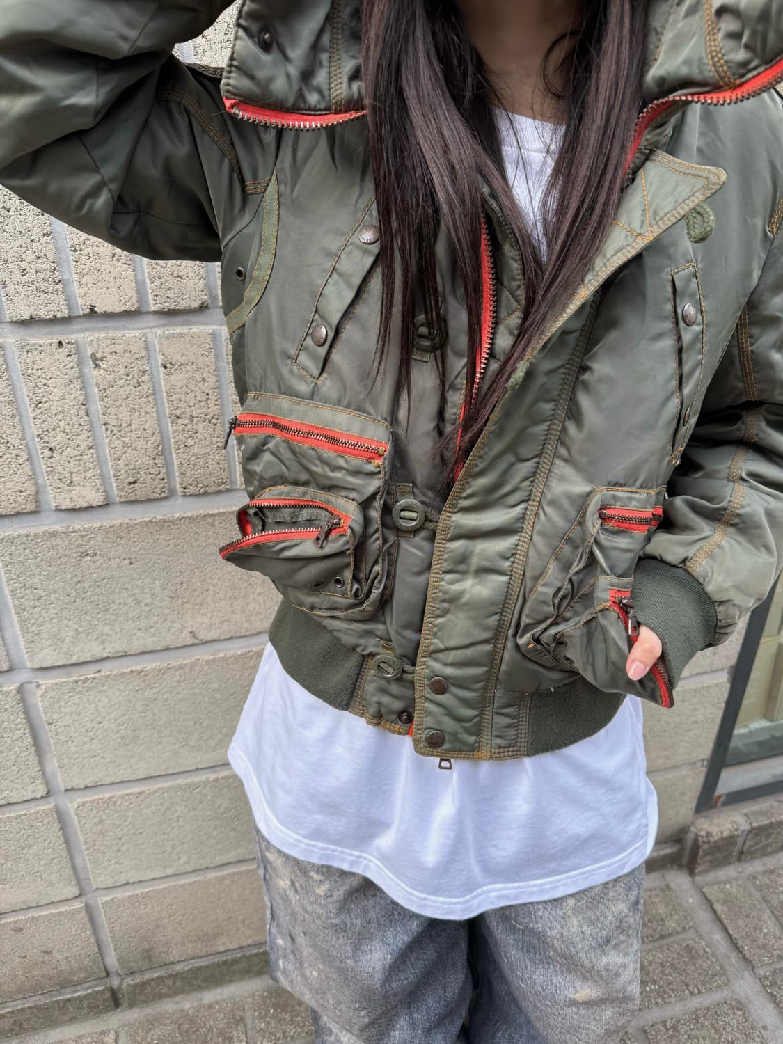 크롭 아웃포켓 디테일 봄버자켓 상품이미지3