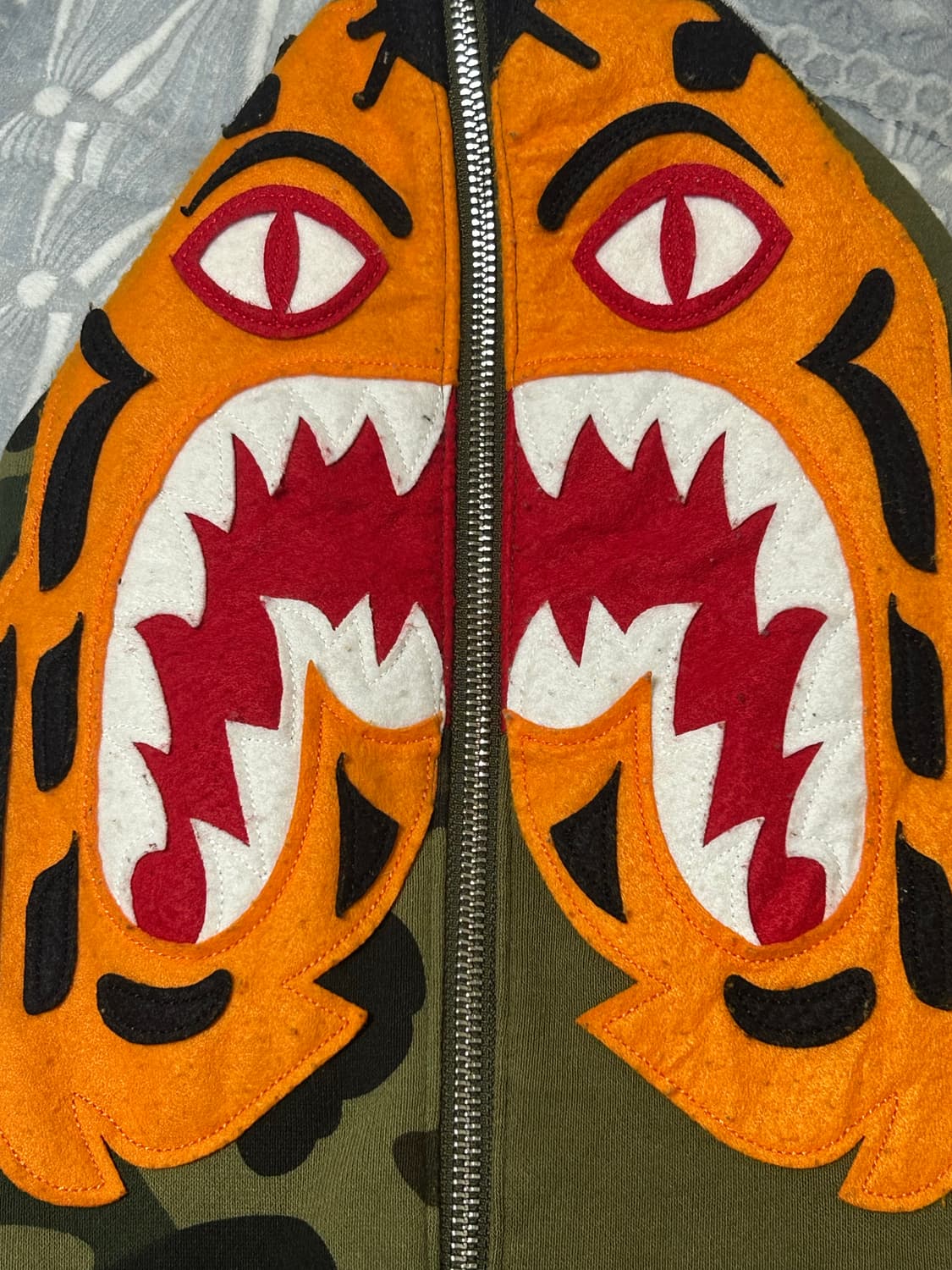 베이프 타이커샤크 반집업후드 L 급처 상품이미지1