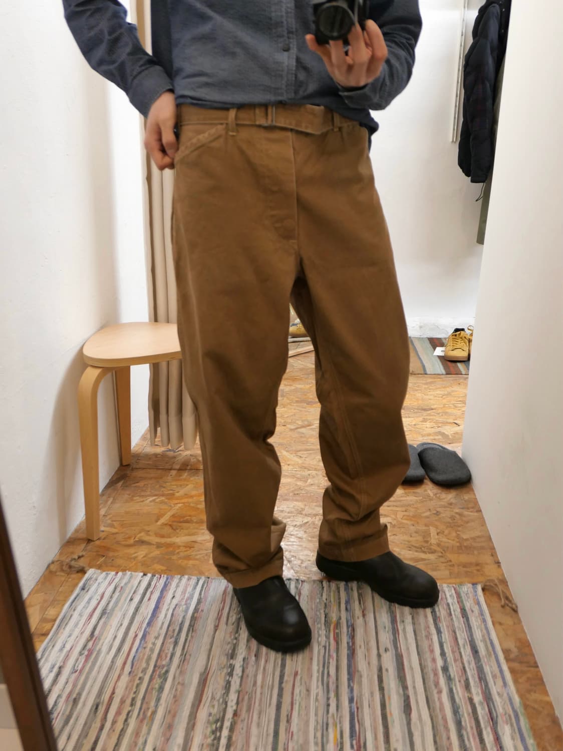 코모리 벨티드 팬츠 상품이미지1