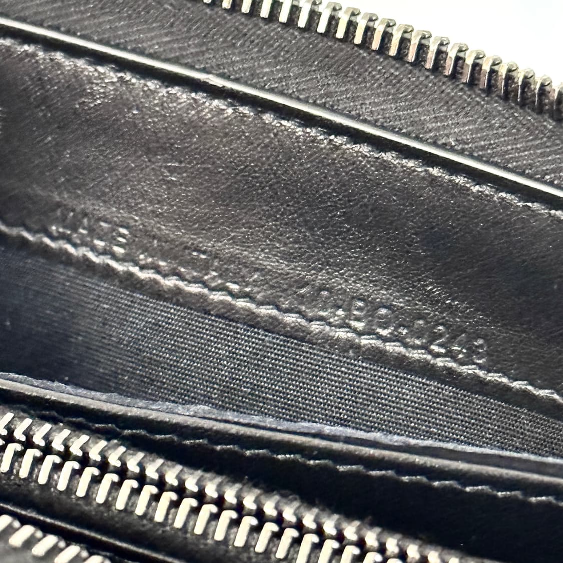 (신형) 디올 오블리크 새들 지퍼돌이 장지갑 블랙 2ADBC315YKS 상품이미지10