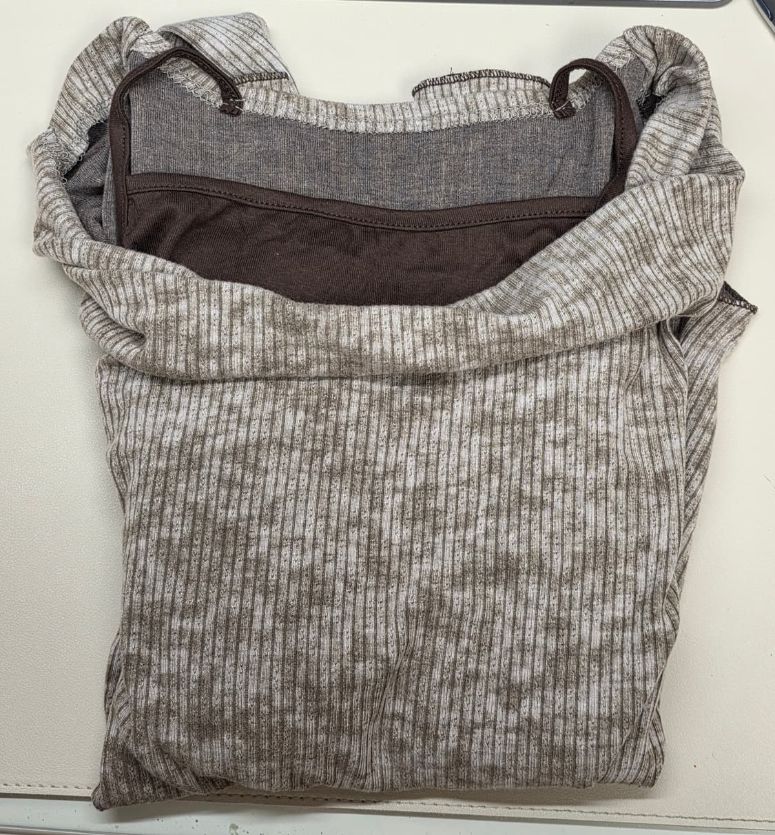 원더원더 비무 골지 스트랩 나시
레이어드 오프숄더 긴팔 티셔츠 상품이미지3