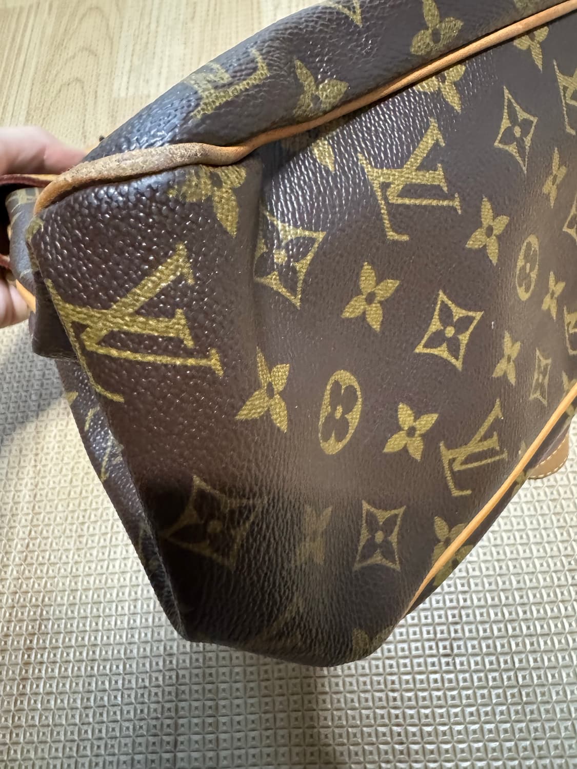 루이비통 베티놀즈 호리즌탈 숄더백 상품이미지4