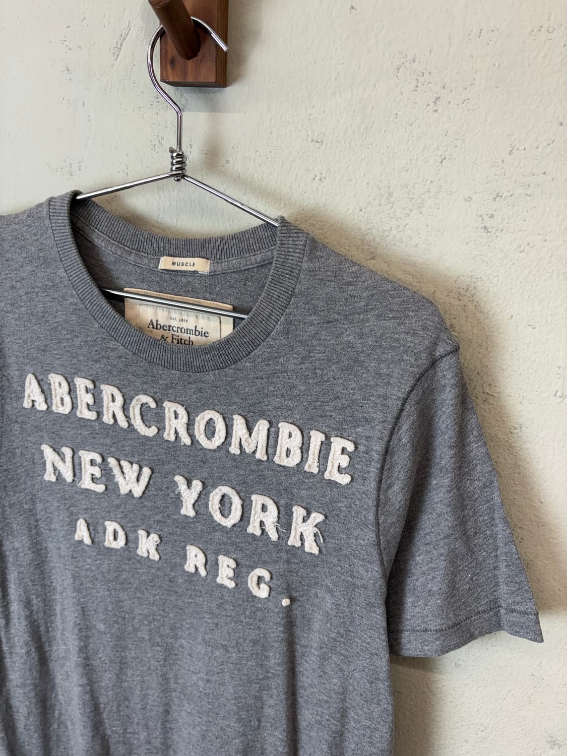 아베크롬비 머슬핏 그레이 반팔티 상품이미지4