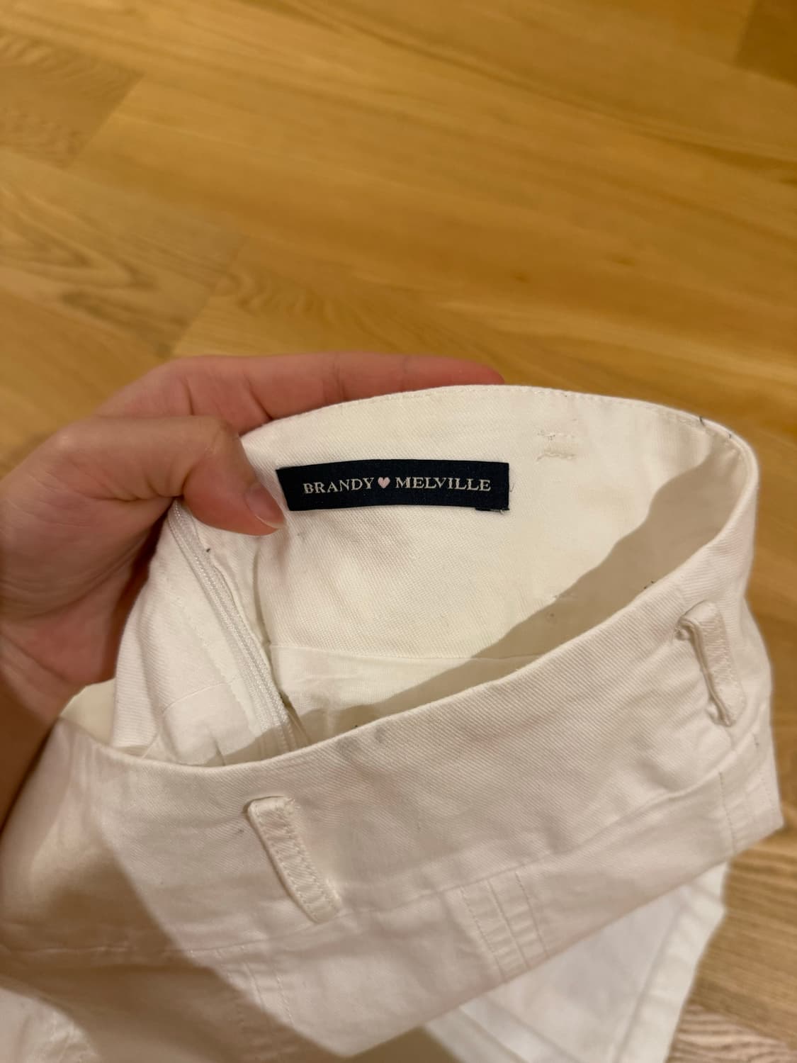 brandy melville 화이트 플리츠 스커트 상품이미지2