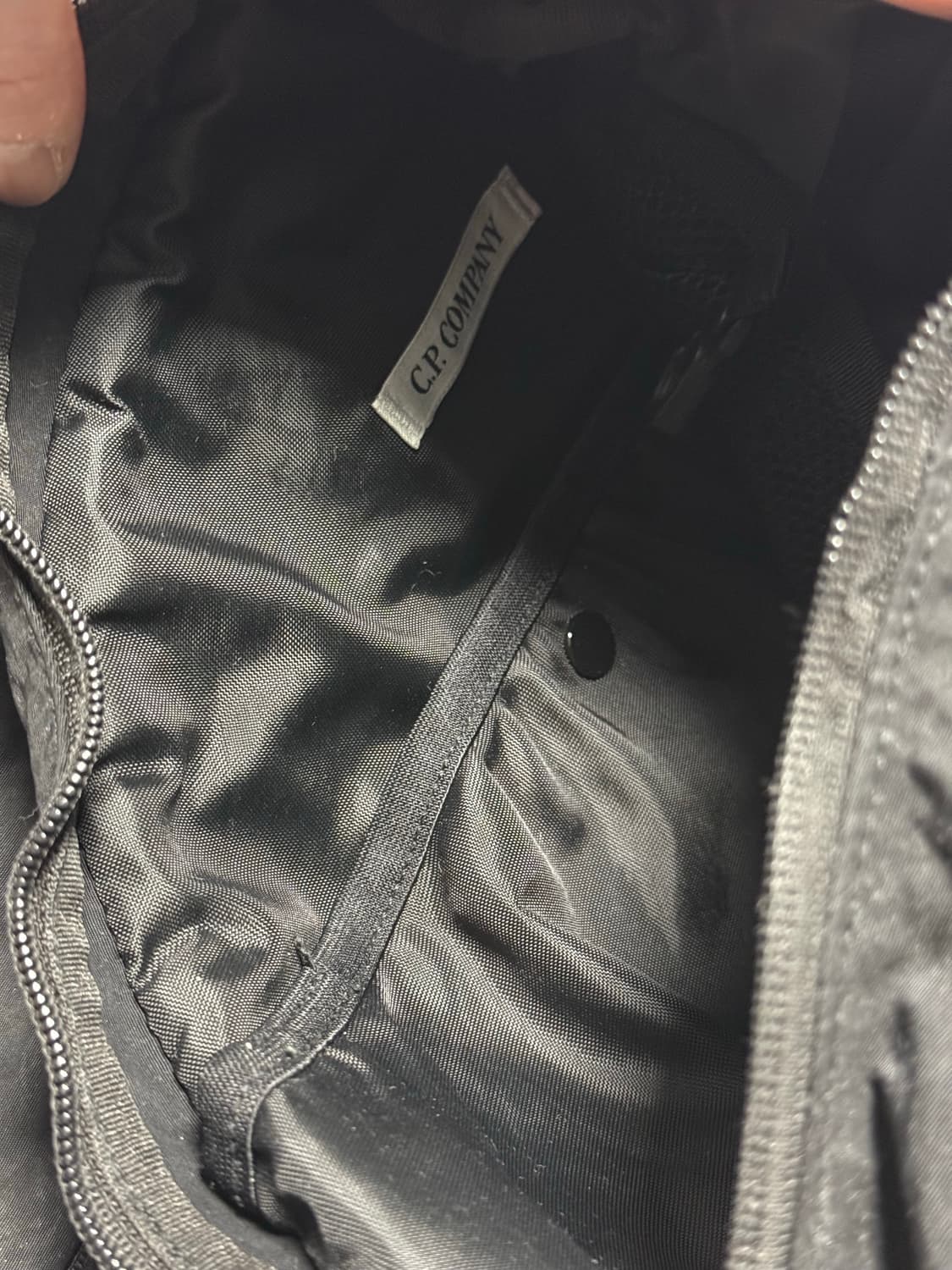 C.P. Company 슬링백 블랙 상품이미지4