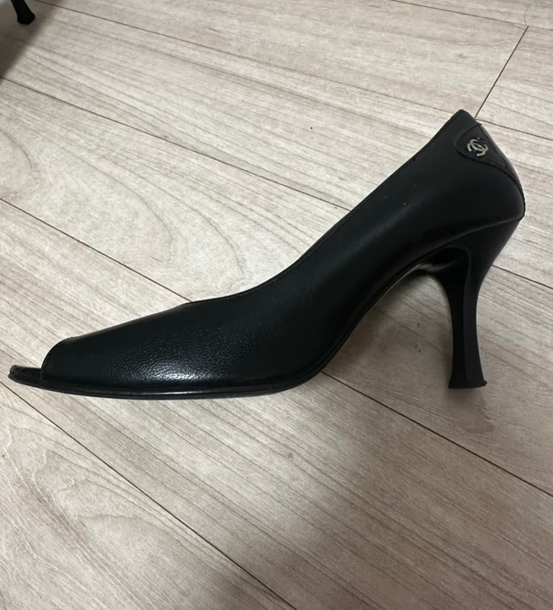 샤넬 블랙 오픈토 빈티지구두 팝니다 상품이미지3