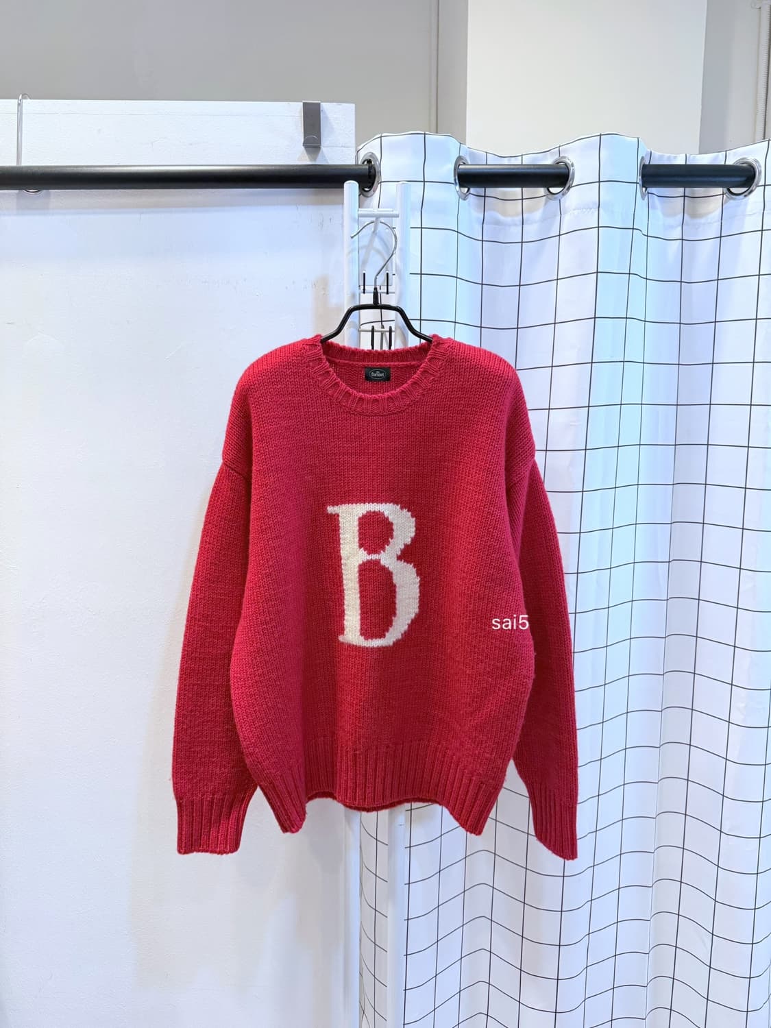 더바넷 레드 알파벳 니트 상품이미지2