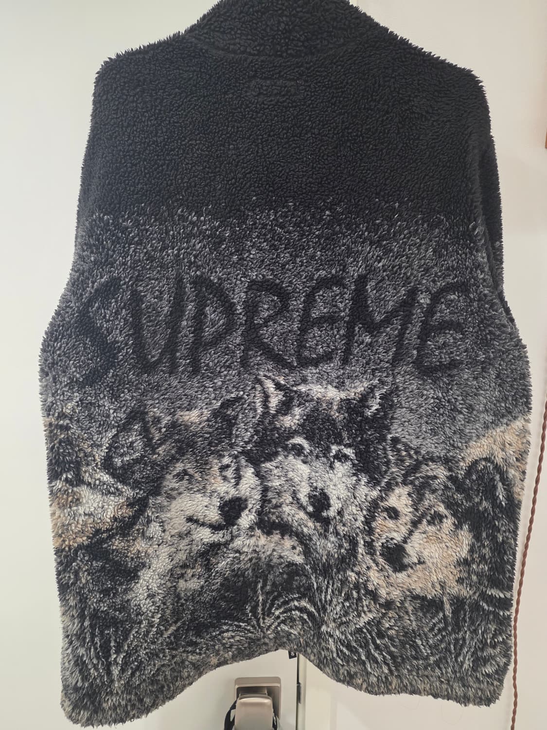 슈프림 울프 플리스 자켓 블랙 - 19SS 상품이미지2