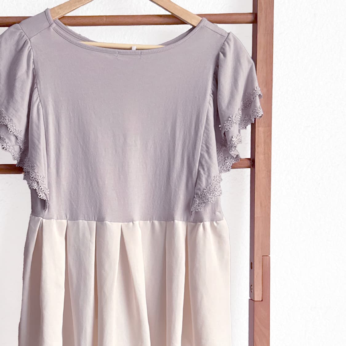  [AXES FEMME] 안개빛 레이스 플레어 블라우스 상품이미지5