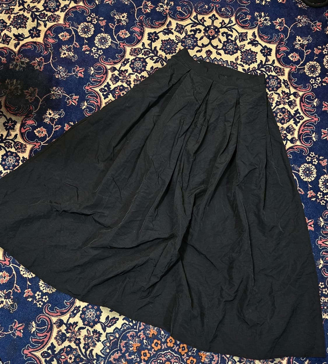 메무아(Memua) 나일론 핀턱 바스락 롱 스커트 L size 상품이미지1