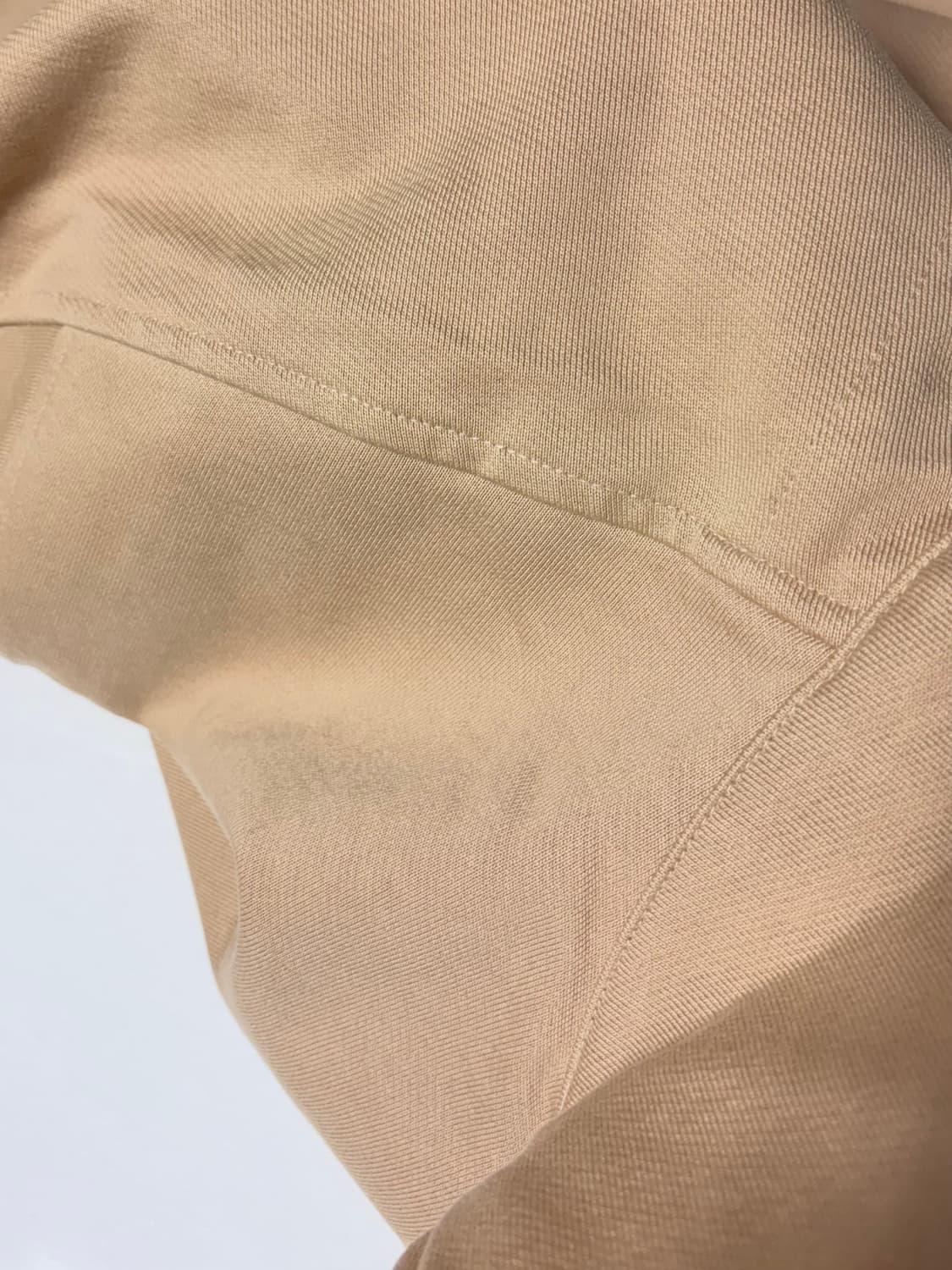 솔리드옴므 22SS 베이지 하프넥 집업 맨투맨  상품이미지7