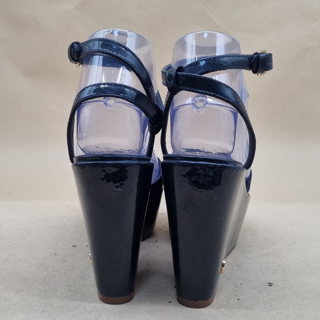 토리버치 웨지샌들 6M 230 굽10 상품이미지4