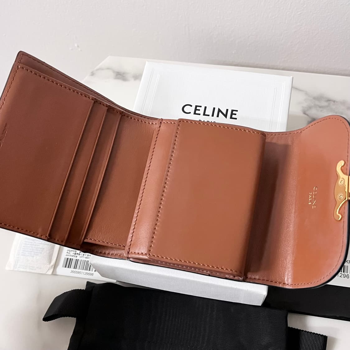 [S급/정품] 셀린느 트리옹프 플랩 여성 반지갑 상품이미지8