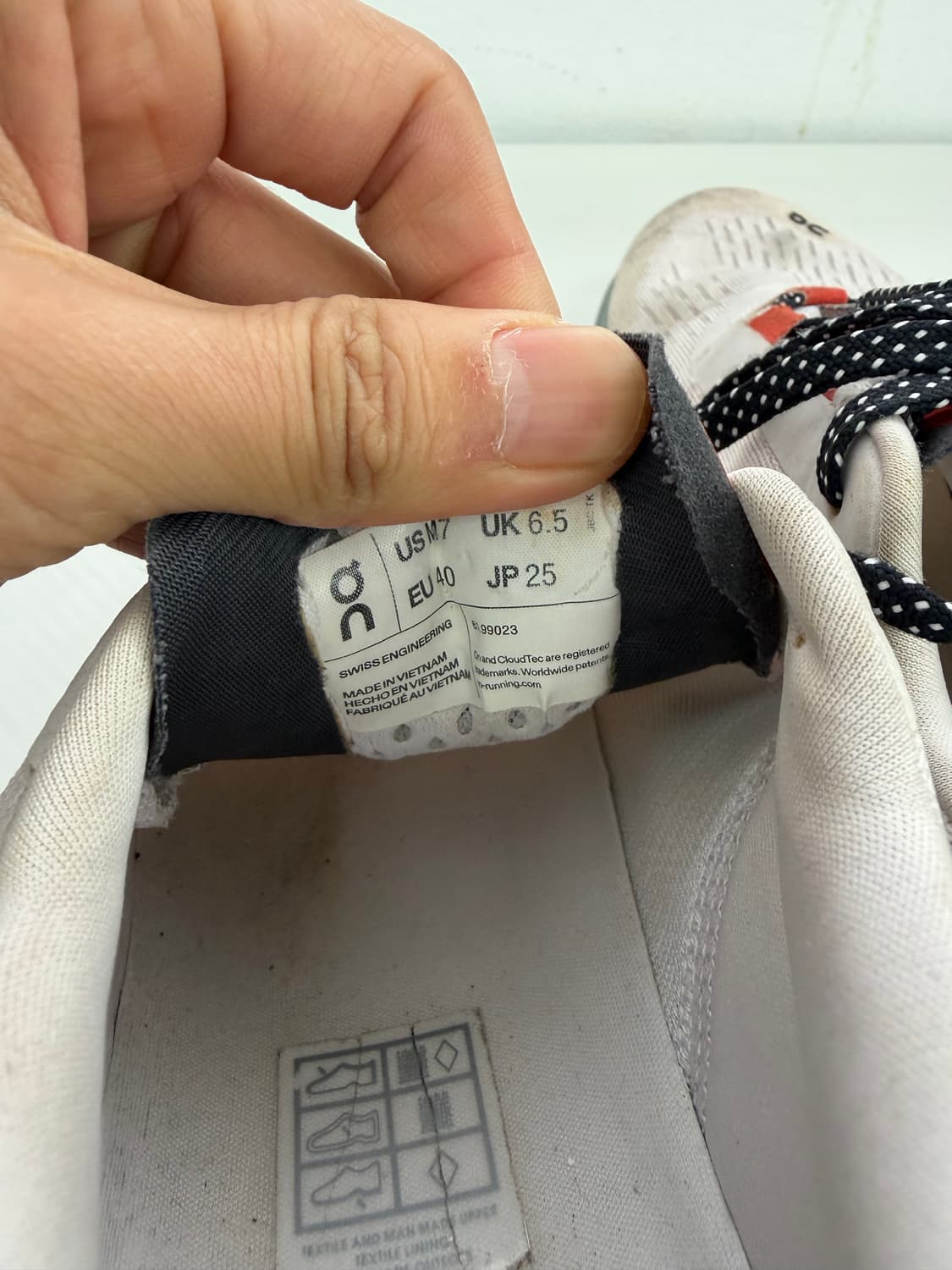 정품) ON 온 러닝 클라우드몬스터 250 상품이미지9