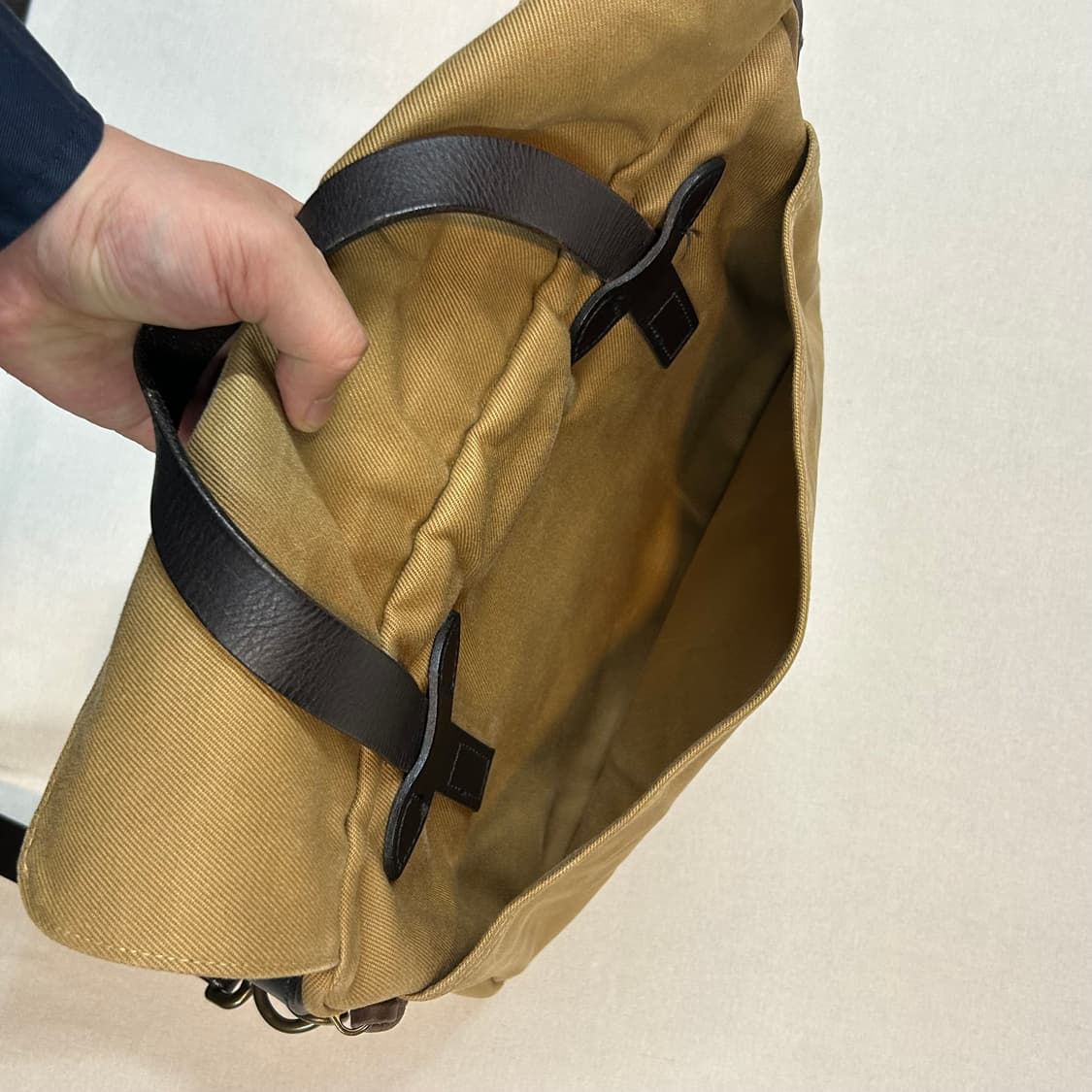 FILSON 필슨 256 탄 브리프케이스 가방 크로스백 겸용 상품이미지5