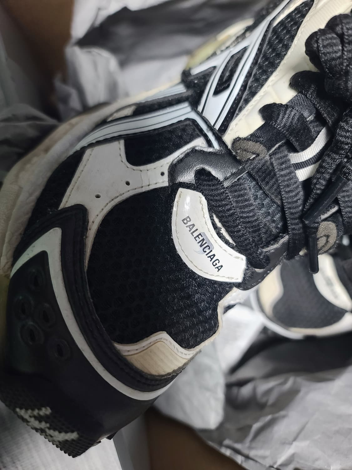 발렌시아가 뉴러너41 오레오 스니커즈 상품이미지4