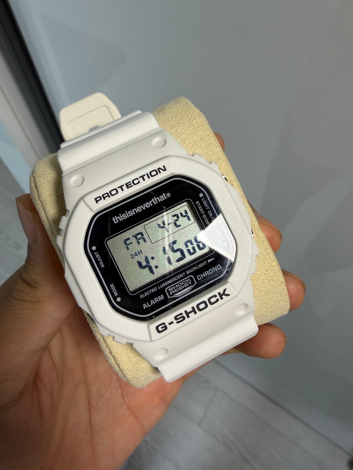 디스이즈네버댓 G-SHOCK 지샥 쥐샥 시계 화이트 상품이미지2