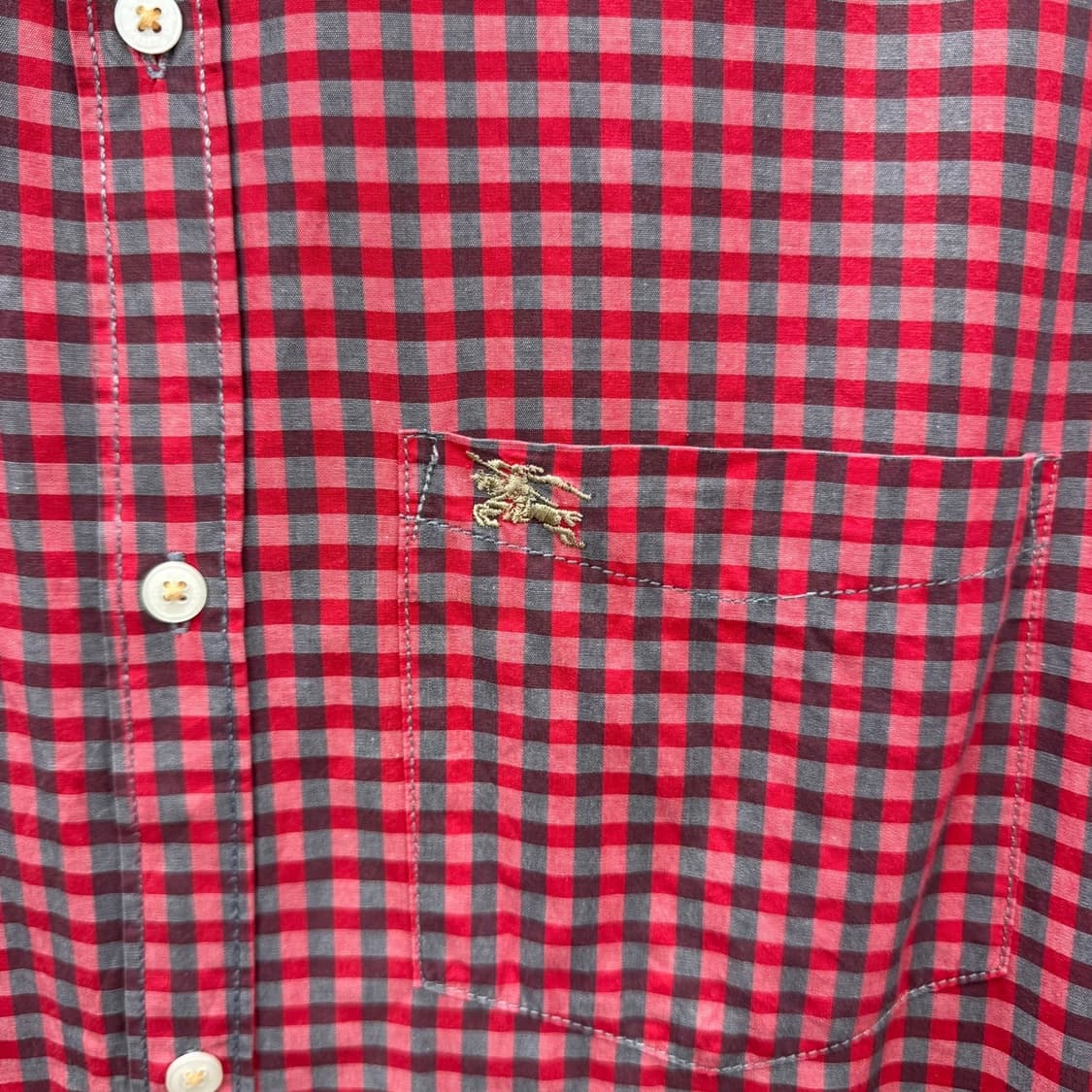 버버리 도트 체크 긴팔 셔츠 금장 로고 원포켓 디테일 레드 상품이미지5