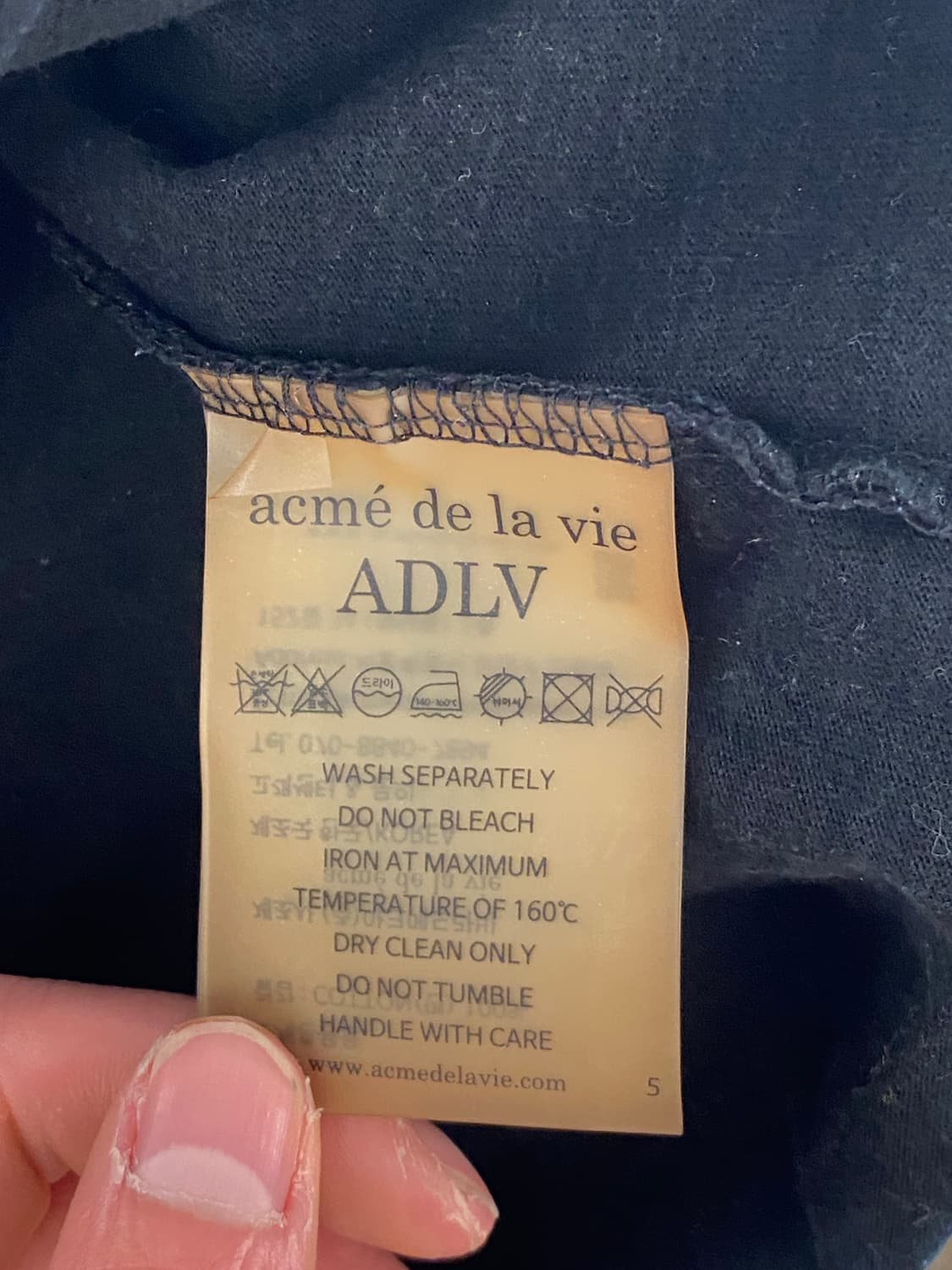 아크메드라비 검정 티셔츠 상품이미지5