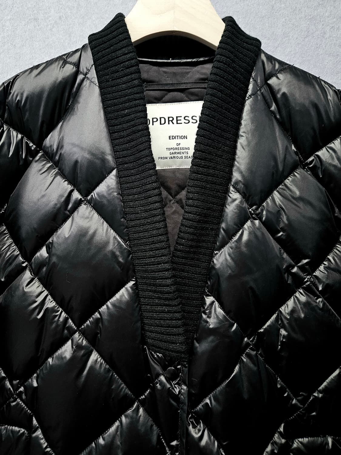 탑드레싱 브이넥 퀄팅 누빔 다운 패딩 상품이미지8