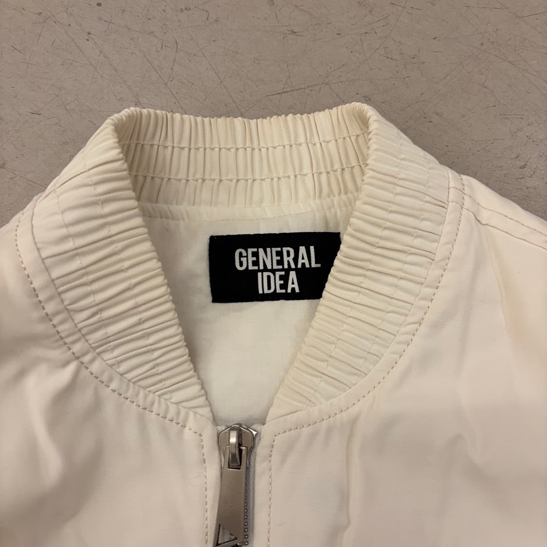 제너럴아이디어 화이트 봄버 자켓 상품이미지3
