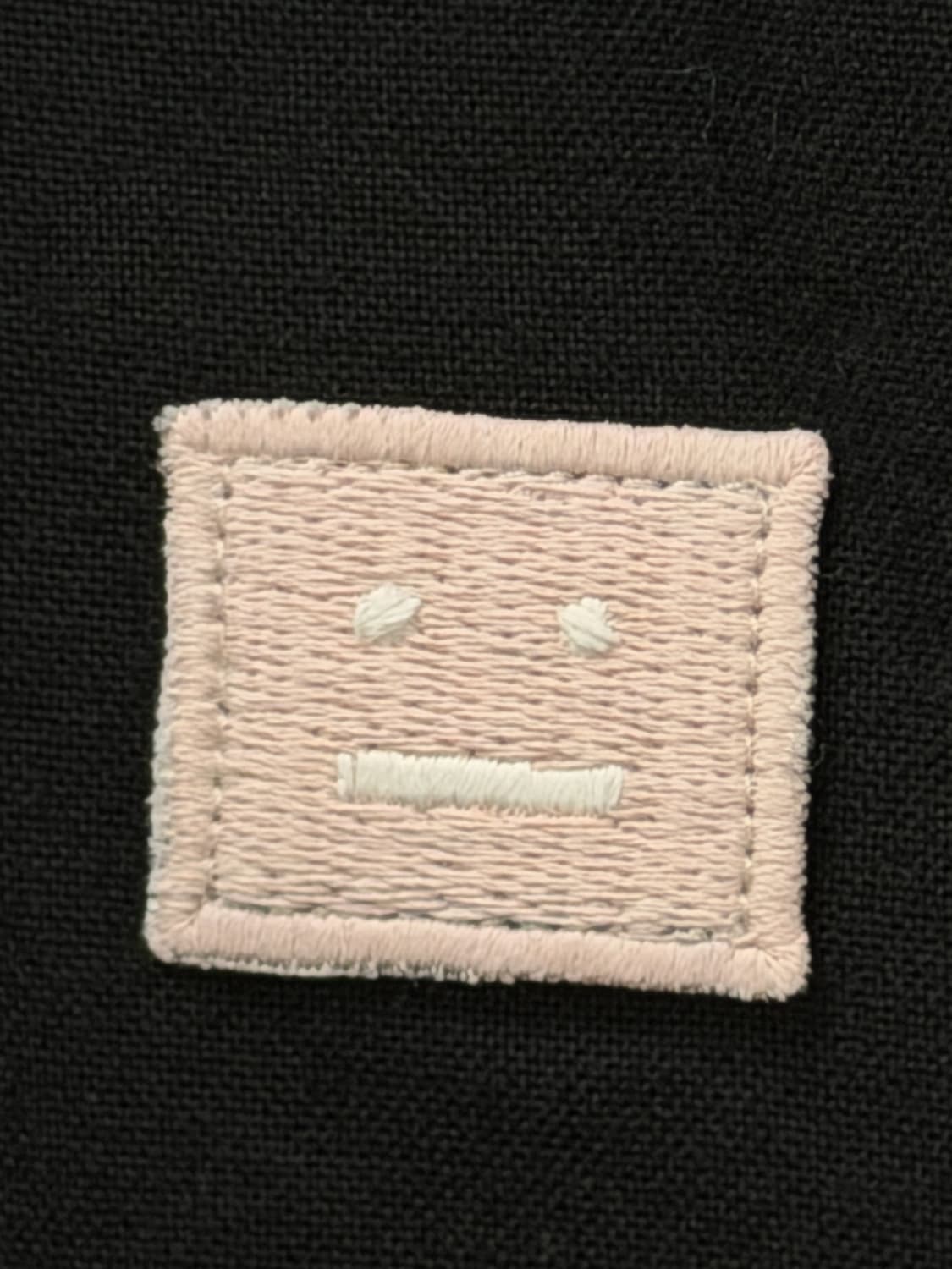 아크네 스튜디오 페이스 패치 오버핏 셔츠 블랙 상품이미지4