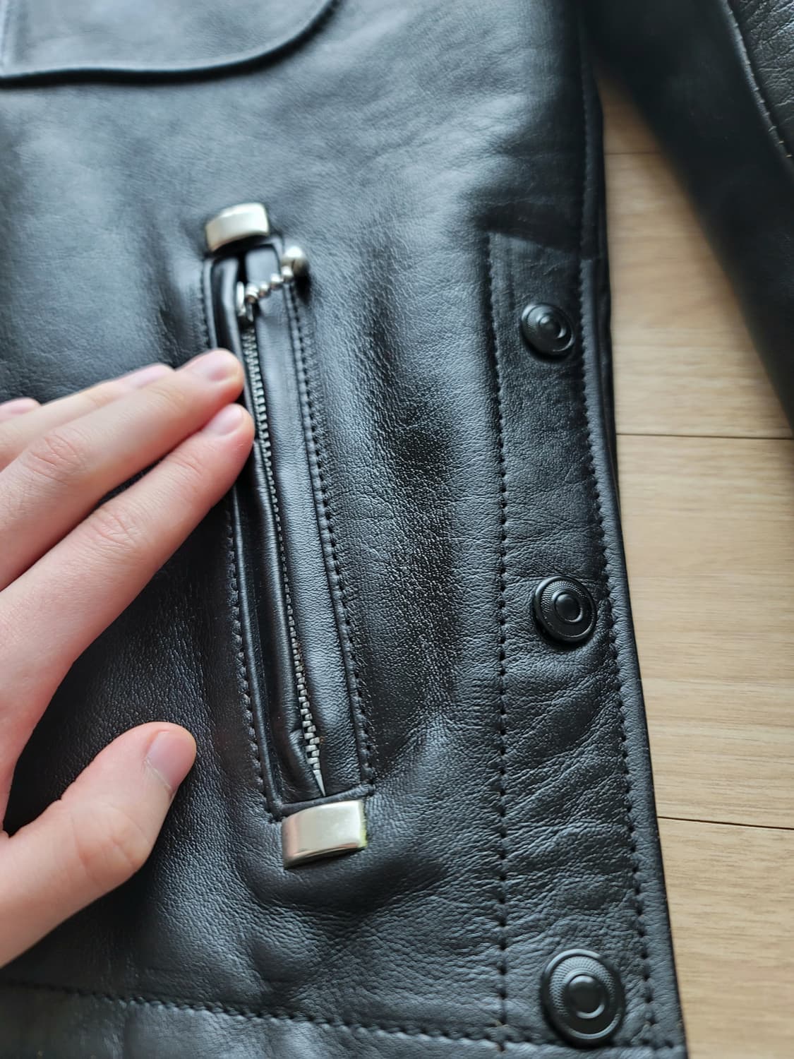 디아프바인 폴리스 홀스하이드 자켓 상품이미지5