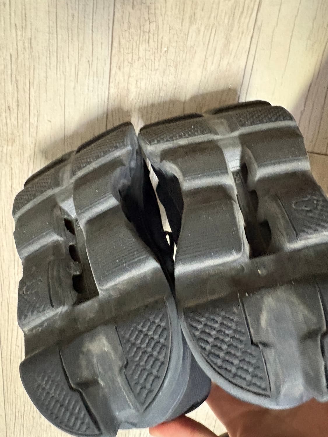 온 러닝 클라우드몬스터 올 블랙 상품이미지4