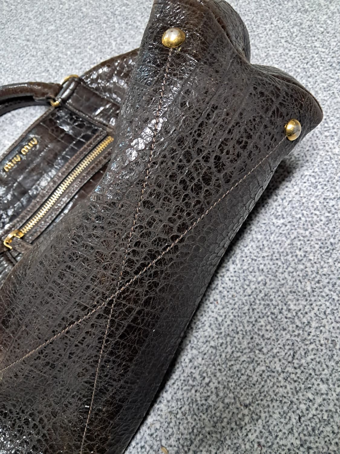 미우미우 브라운 토드백 상품이미지4