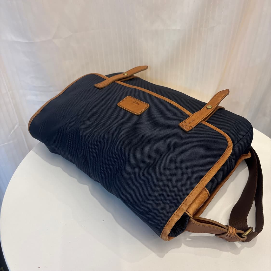 정품 TUMI 나일론 크로스백     상품이미지5