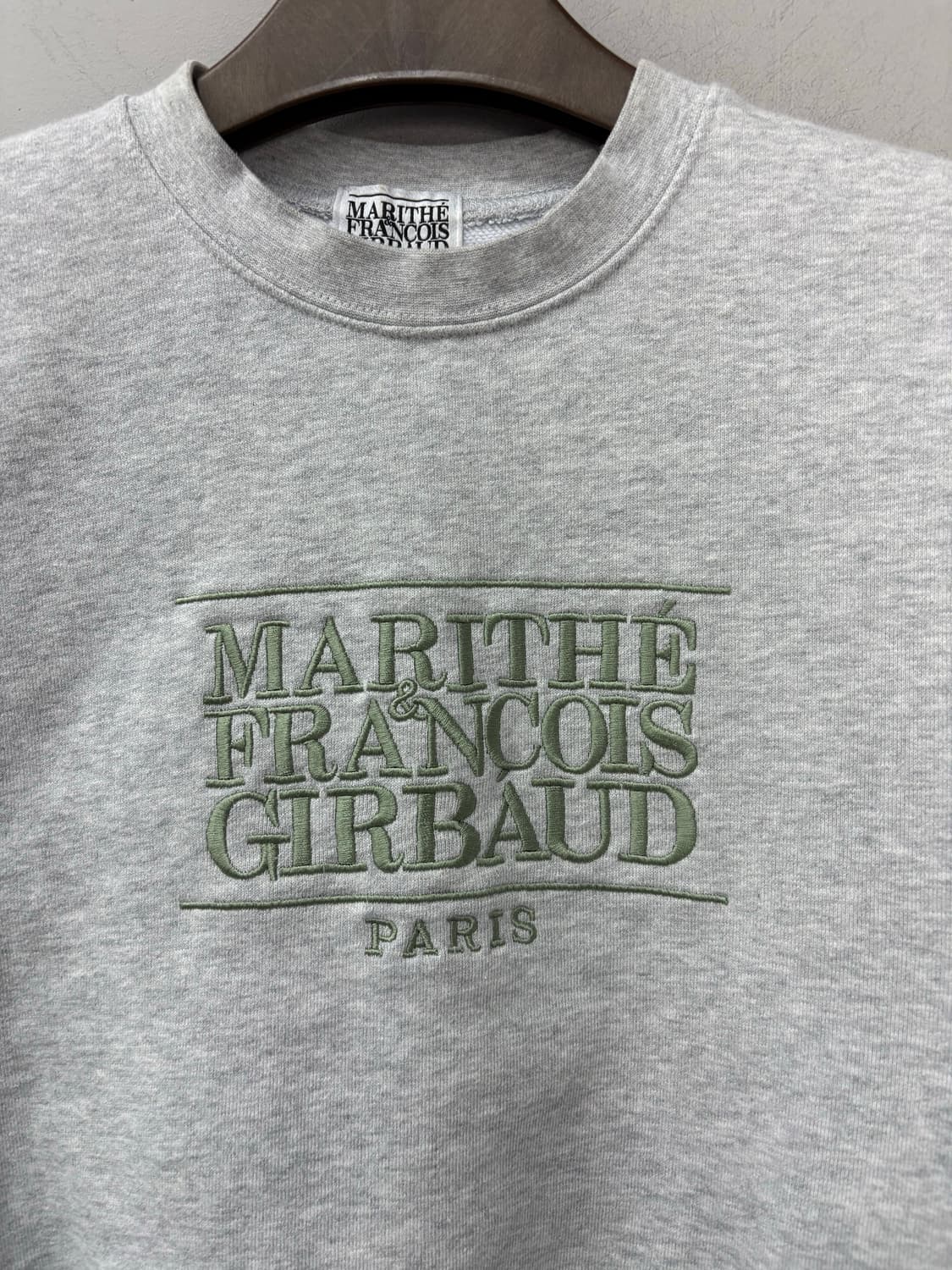 마리떼 프랑소와저버 클래식로고 크롭 맨투맨 A2803 상품이미지3