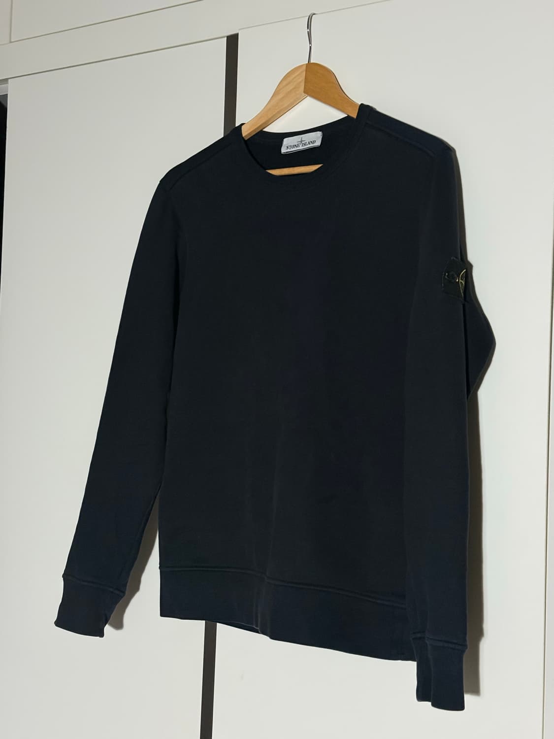 스톤아일랜드 맨투맨 블랙 m사이즈 상품이미지1