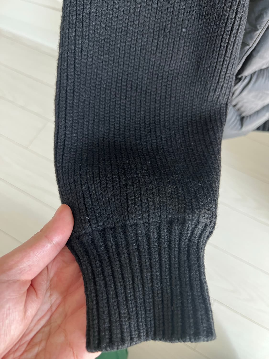 CP컴퍼니 DD쉘 니트 패딩 블랙 48 상품이미지4