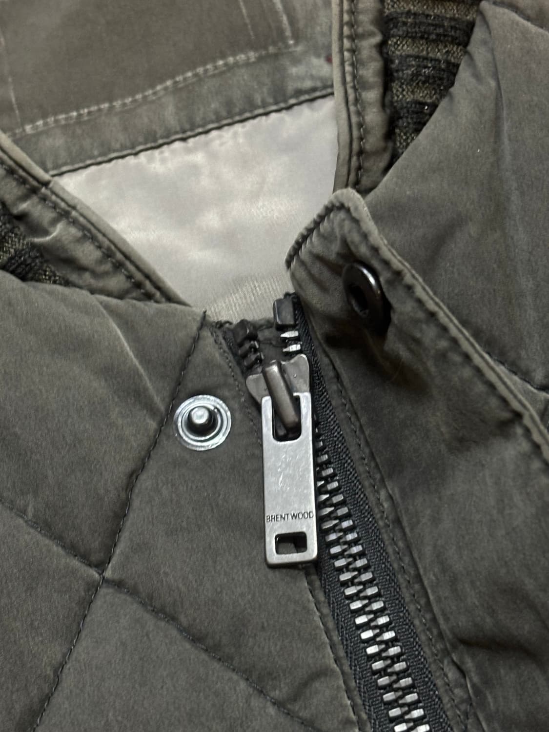 브랜우드 피그먼트 다이아 퀼팅 베스트 23fw 상품이미지7