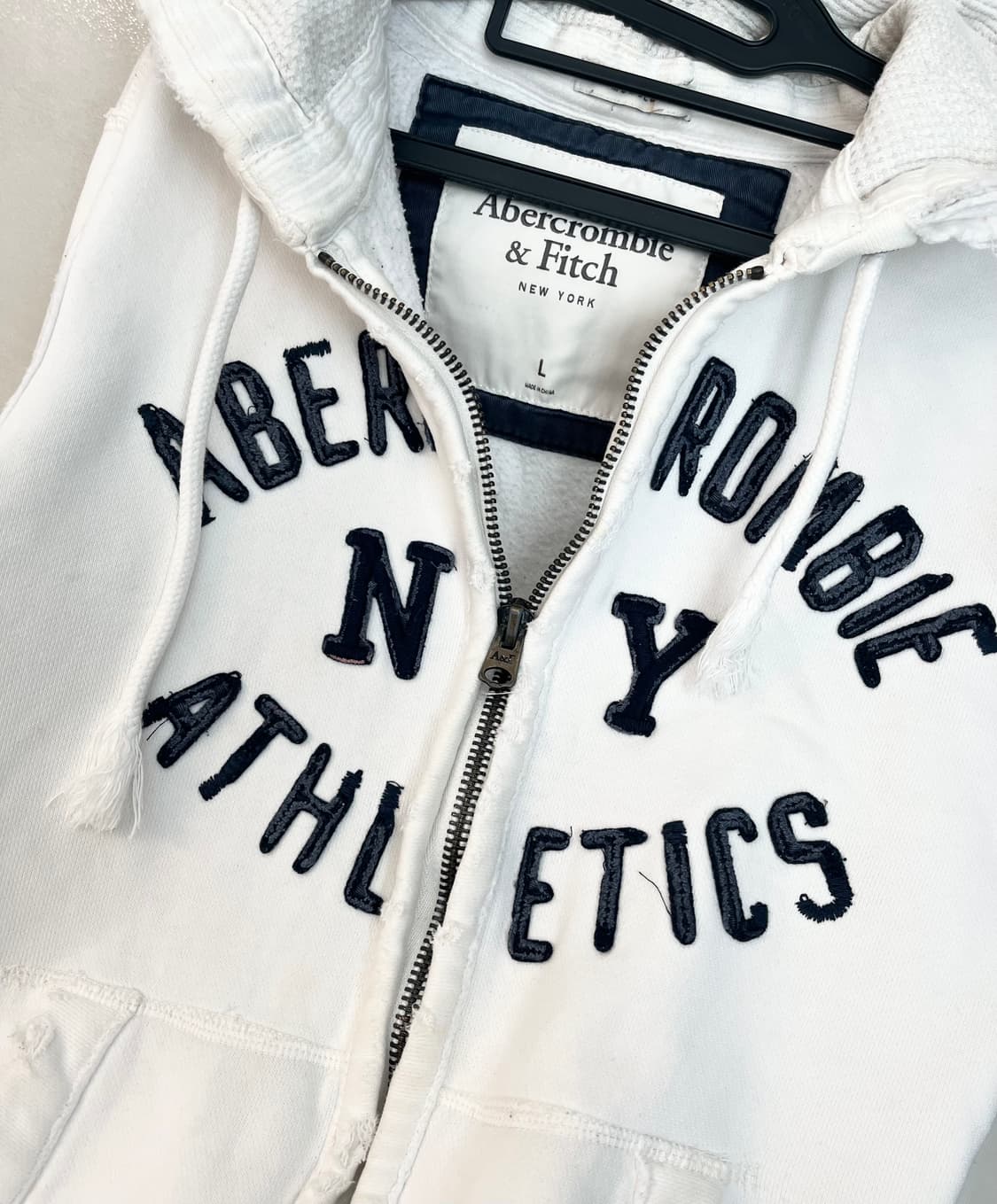 아베크롬비 스펠로고 화이트 대장 후드집업 (L)  상품이미지4