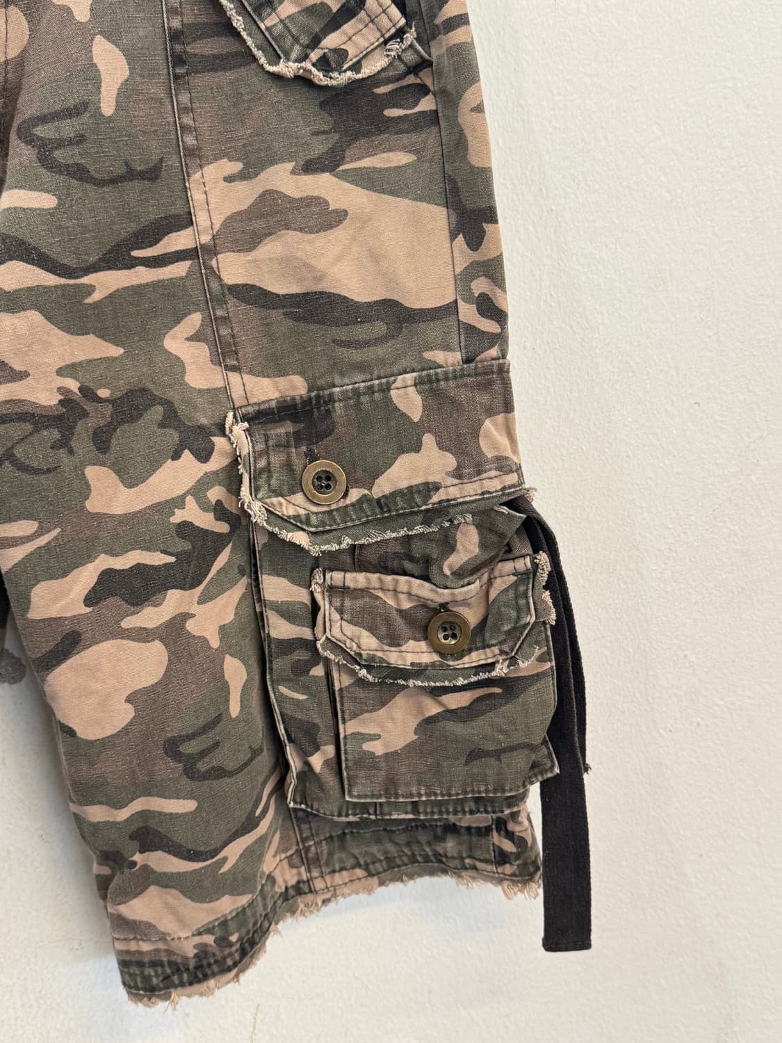 Vintage Camouflage Cargo Shorts 상품이미지4