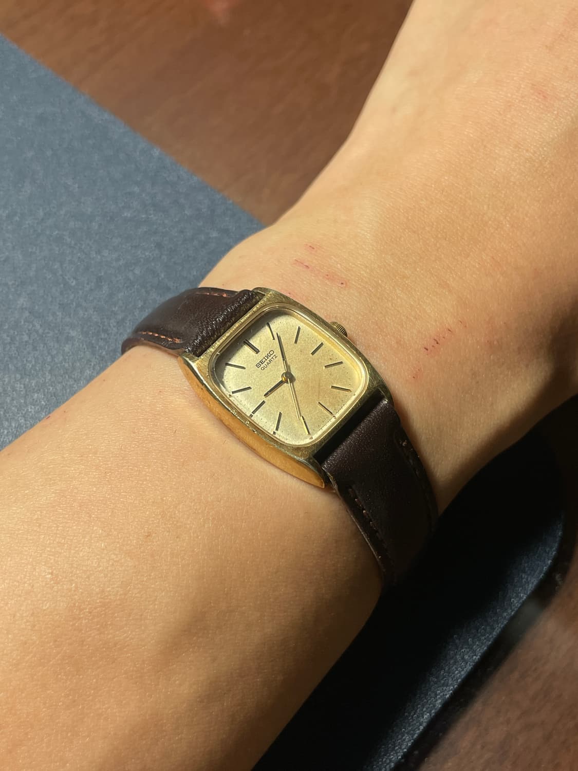 빈티지 세이코 쿼츠 레더 시계 상품이미지3